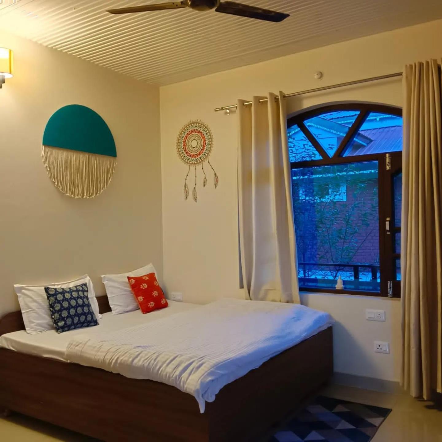 Aditya Homestay Bir-Billing Surrounded By Mountains ห้อง รูปภาพ