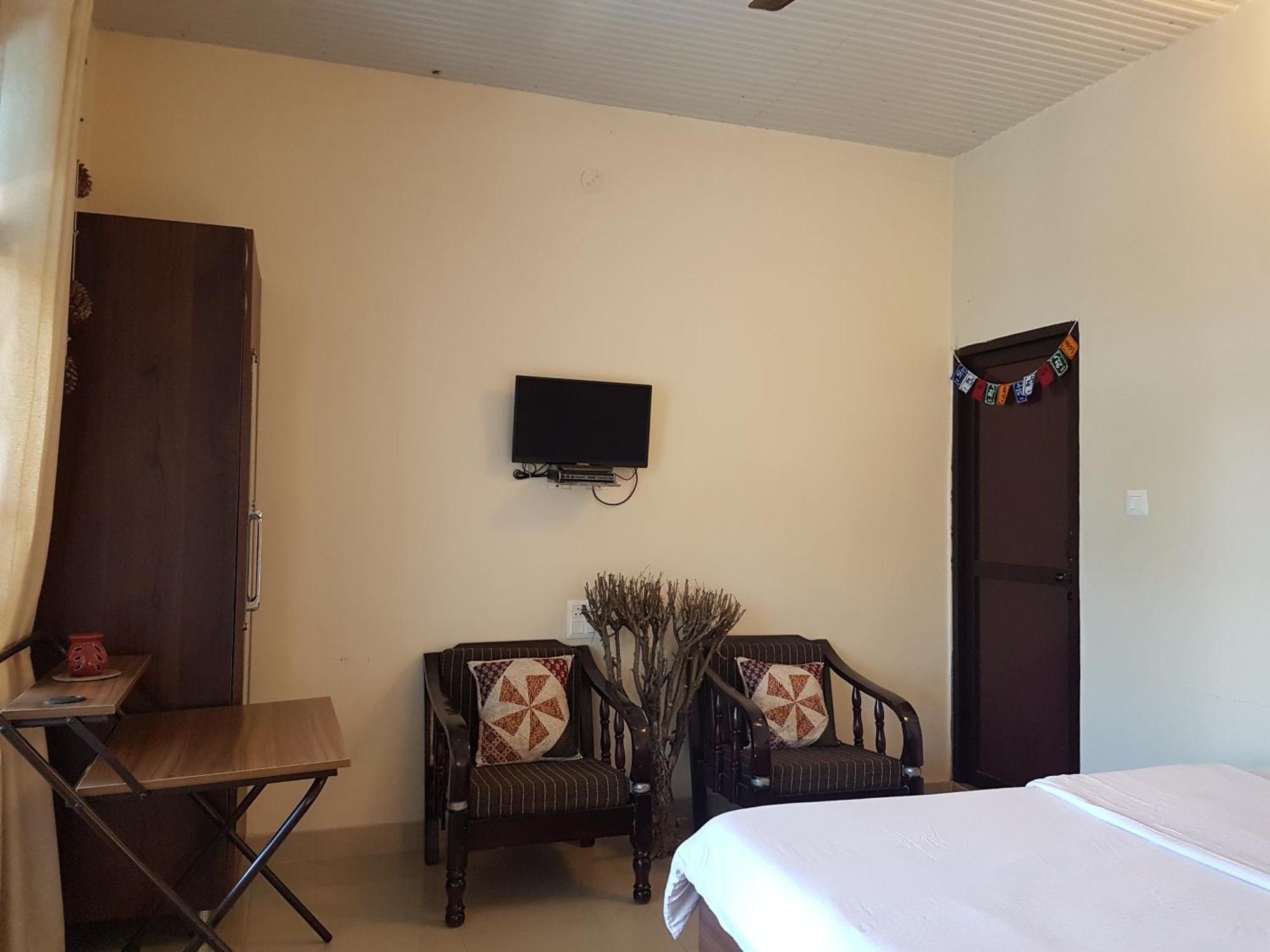 Aditya Homestay Bir-Billing Surrounded By Mountains ภายนอก รูปภาพ