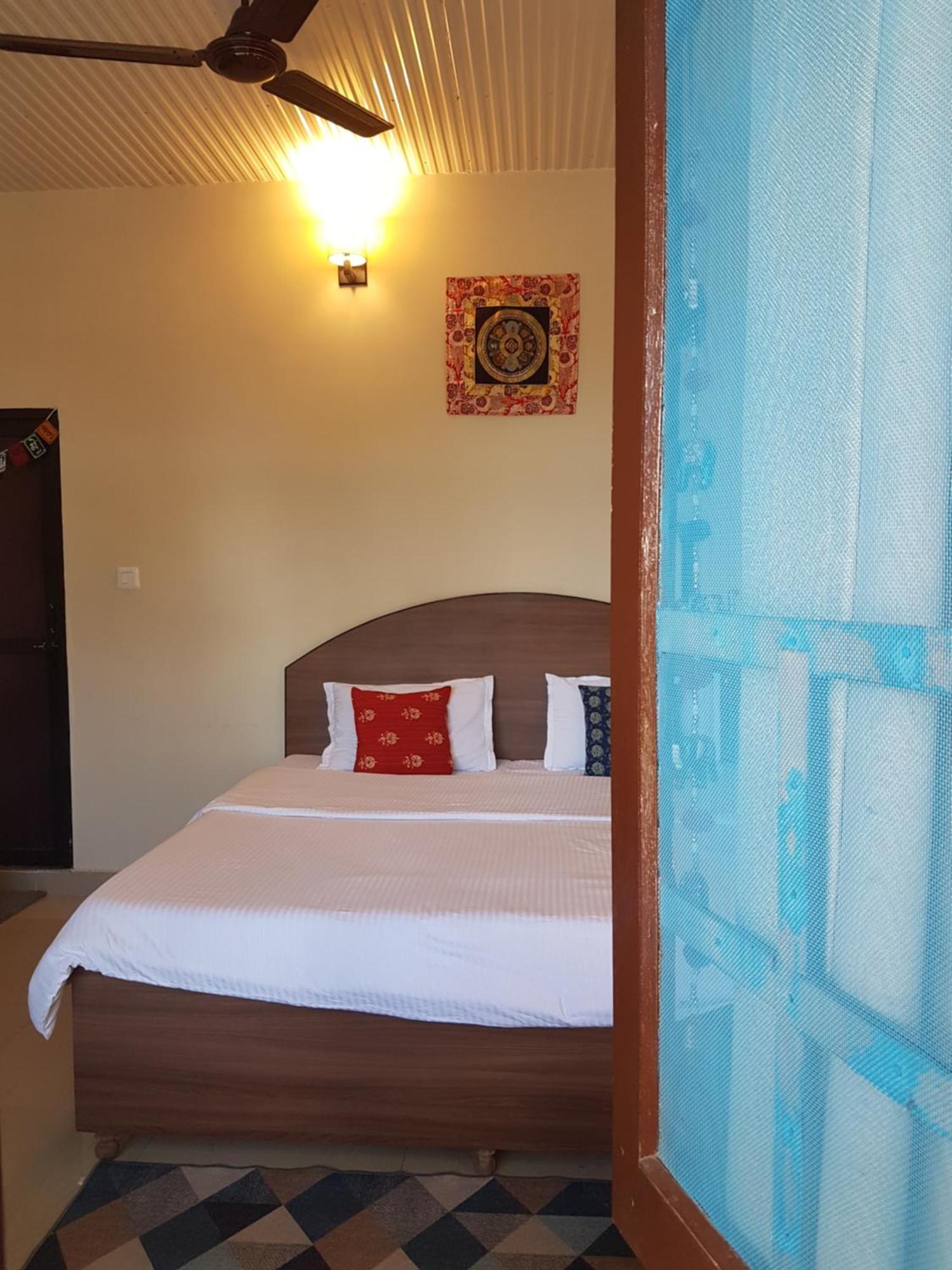 Aditya Homestay Bir-Billing Surrounded By Mountains ภายนอก รูปภาพ