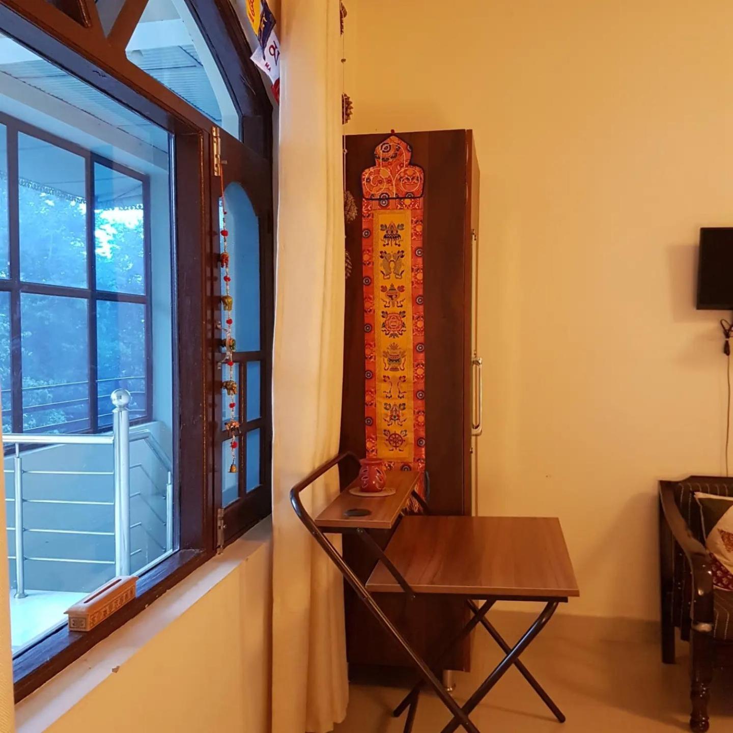 Aditya Homestay Bir-Billing Surrounded By Mountains ภายนอก รูปภาพ