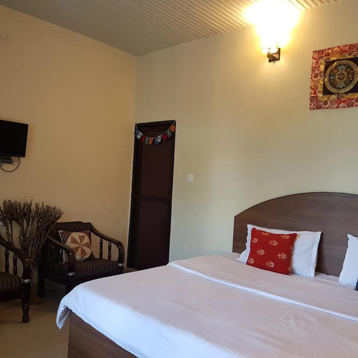 Aditya Homestay Bir-Billing Surrounded By Mountains ภายนอก รูปภาพ