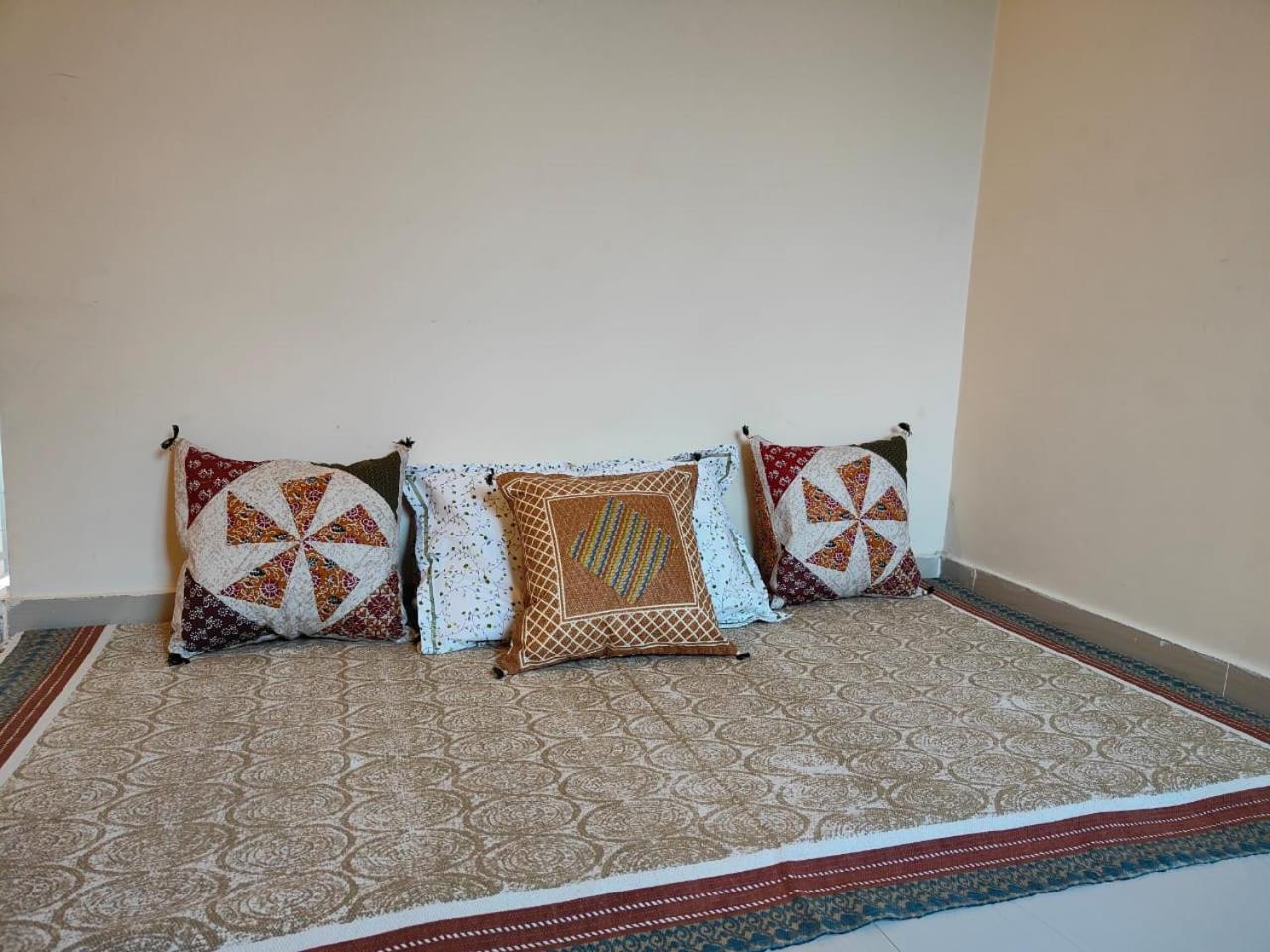 Aditya Homestay Bir-Billing Surrounded By Mountains ภายนอก รูปภาพ