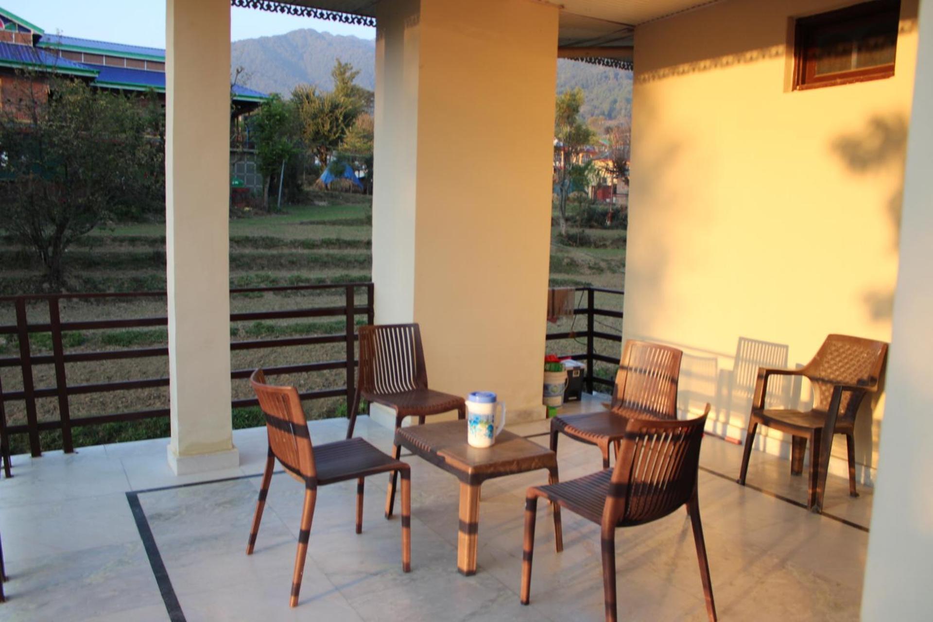 Aditya Homestay Bir-Billing Surrounded By Mountains ภายนอก รูปภาพ