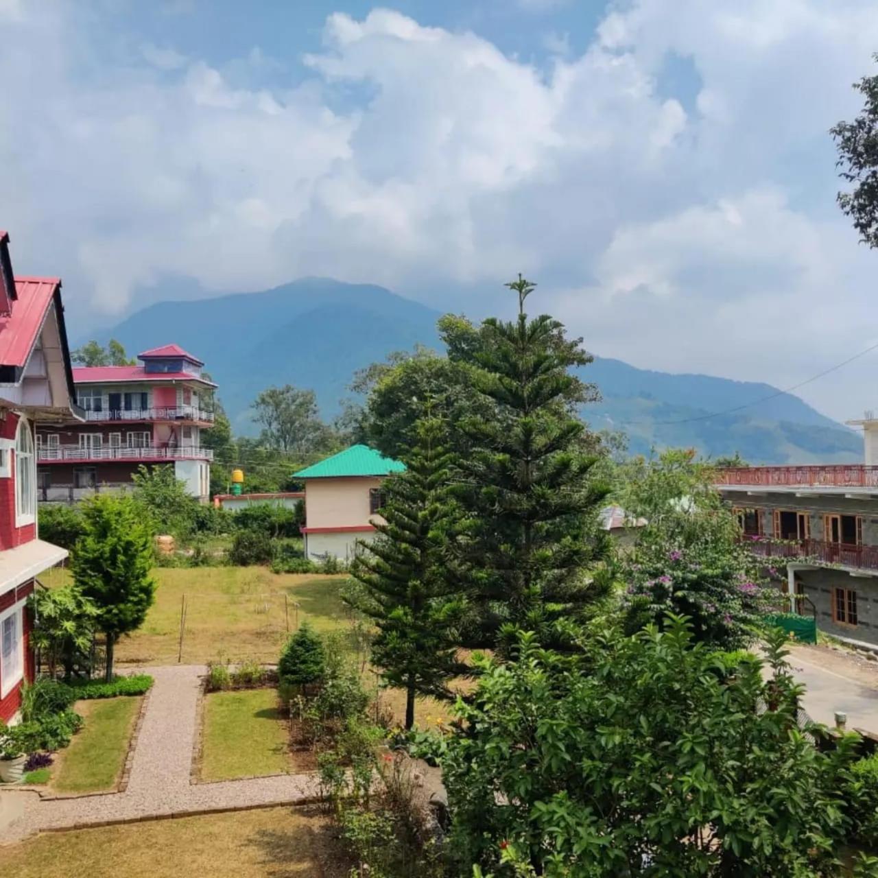Aditya Homestay Bir-Billing Surrounded By Mountains ภายนอก รูปภาพ