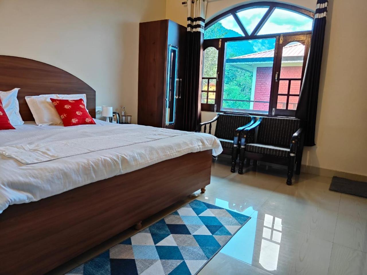 Aditya Homestay Bir-Billing Surrounded By Mountains ภายนอก รูปภาพ