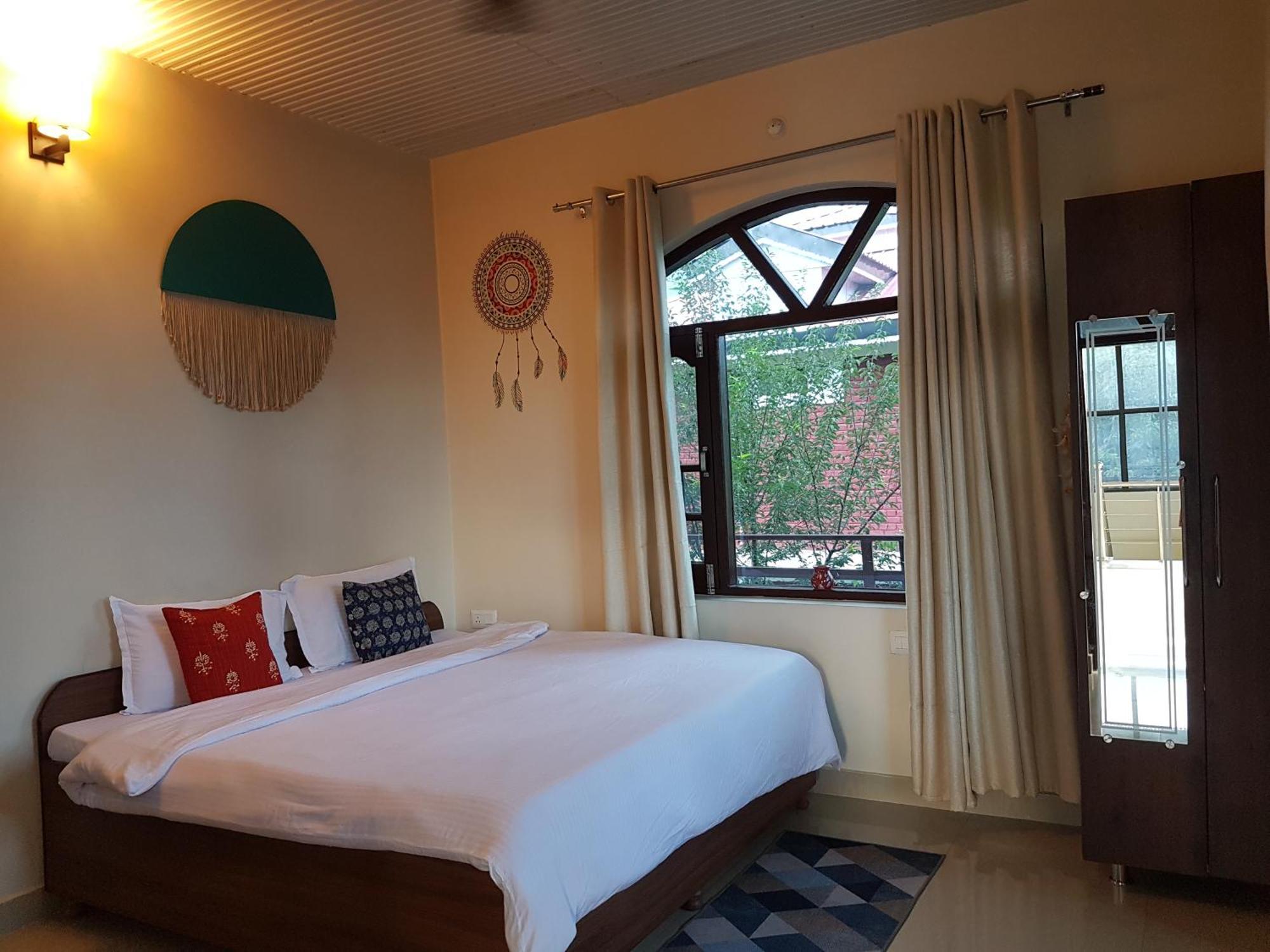 Aditya Homestay Bir-Billing Surrounded By Mountains ภายนอก รูปภาพ