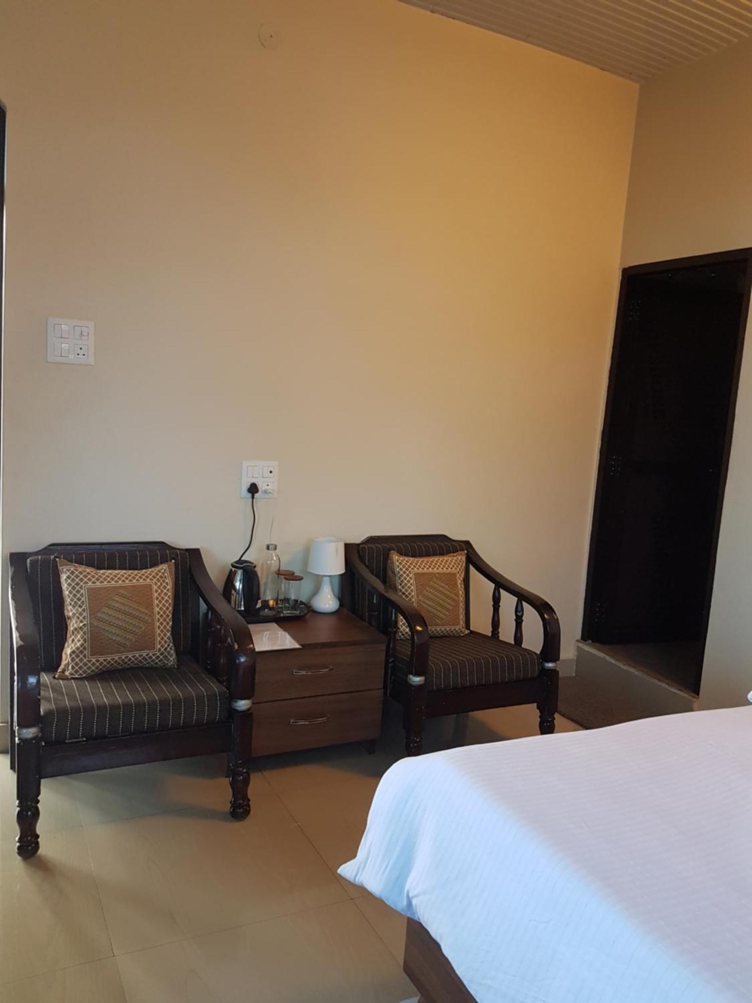 Aditya Homestay Bir-Billing Surrounded By Mountains ภายนอก รูปภาพ
