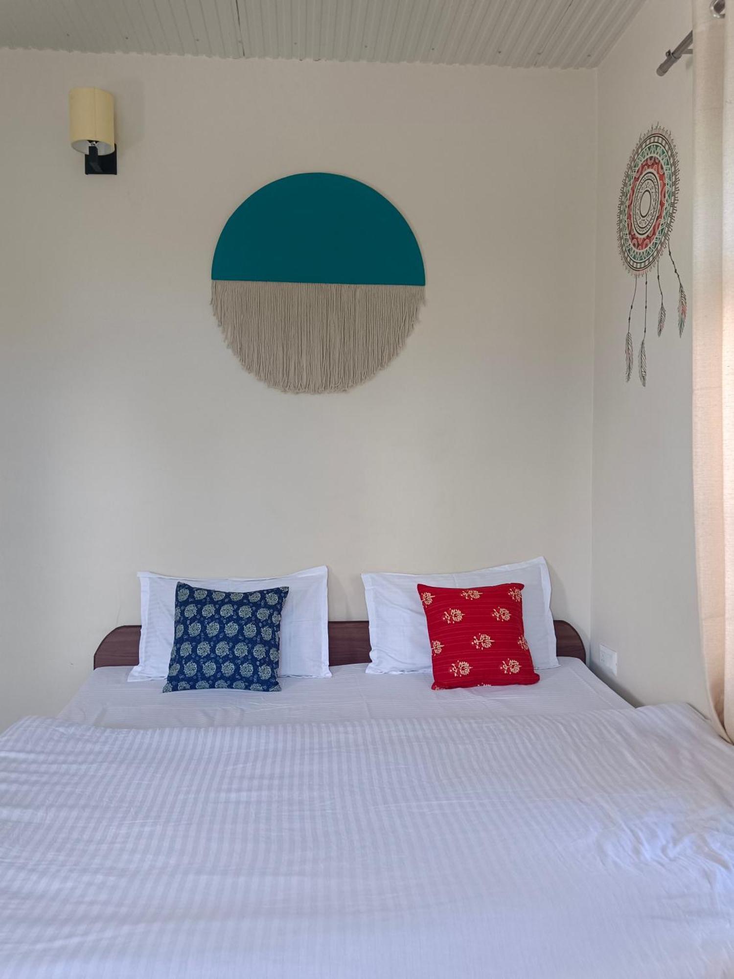 Aditya Homestay Bir-Billing Surrounded By Mountains ภายนอก รูปภาพ